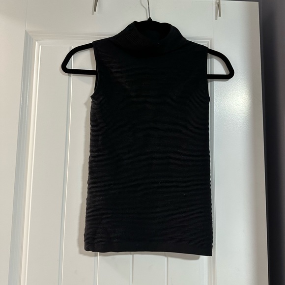 Babaton Sleeveless shirt - Picture 2 of 2
